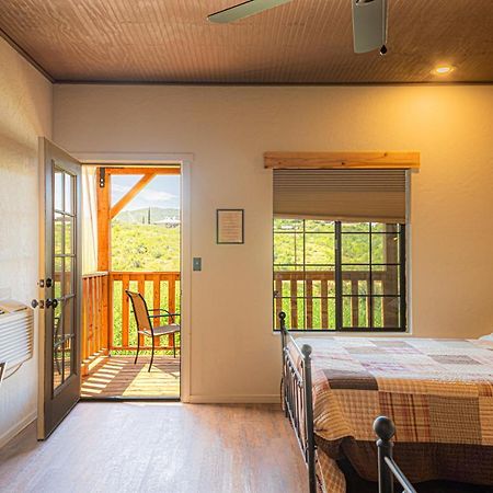 -Pet Friendly- Miners Cabin #5 -Two Double Beds - Private Balcony Tombstone Exterior foto