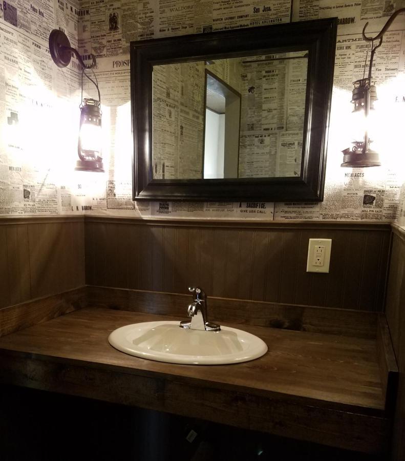 -Pet Friendly- Miners Cabin #5 -Two Double Beds - Private Balcony Tombstone Exterior foto