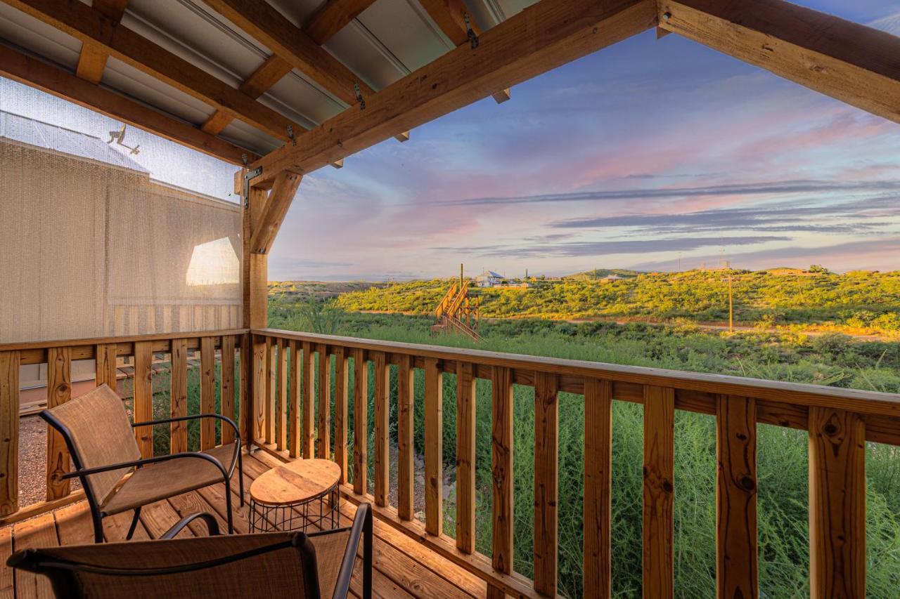 -Pet Friendly- Miners Cabin #5 -Two Double Beds - Private Balcony Tombstone Exterior foto