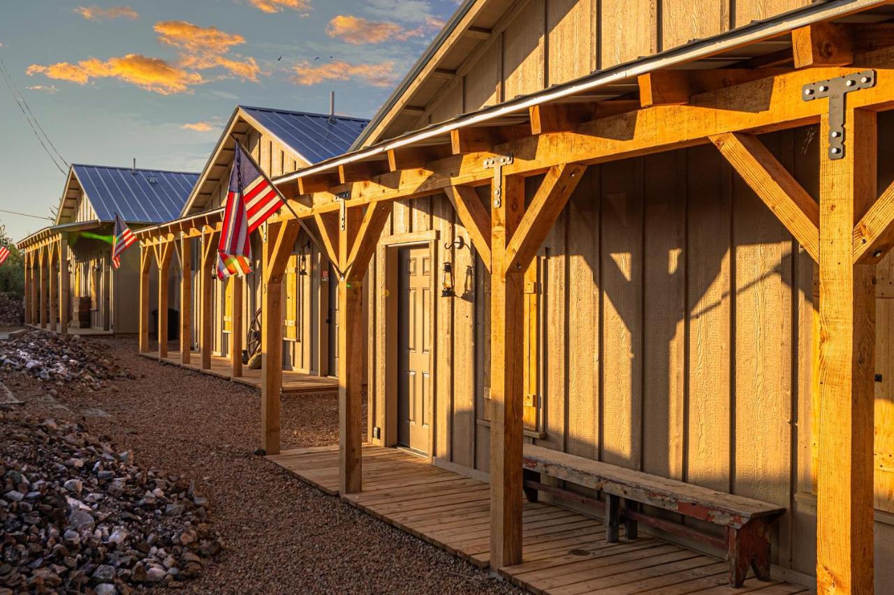 -Pet Friendly- Miners Cabin #5 -Two Double Beds - Private Balcony Tombstone Exterior foto